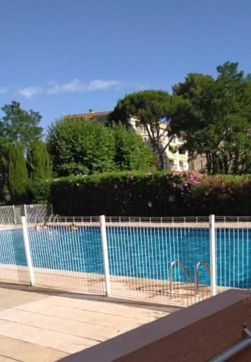 Frejus, Studio Dans Residence Avec Piscine Εξωτερικό φωτογραφία